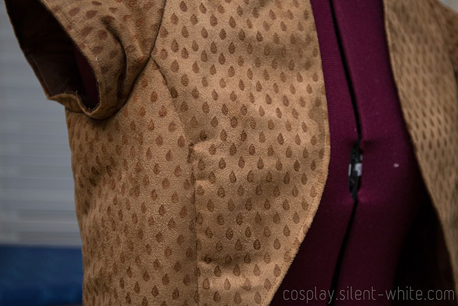 Close up vest to show teardrop pattern