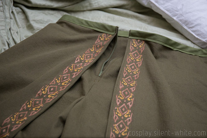 Close up of Raya's pants to show top details